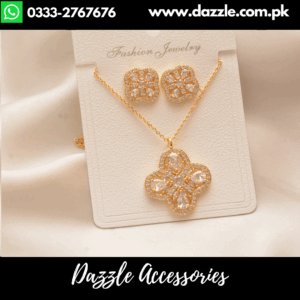 Dazzling Splendid Golden Necklace Set